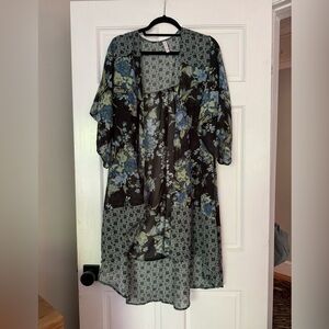 Xhilaration Medium Kimono